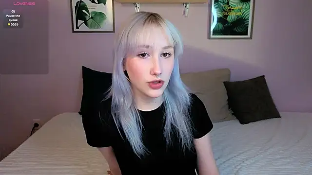 Snapshot of evlica chatting on 04/11/26, 02:21 evlica online show from 04/11/26, 02:21