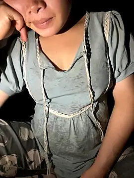 Snapshot of Van_xx chatting on 09/29/25, 02:38 Van xx online show from 09/29/25, 02:38