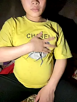 Snapshot of Van_xx chatting on 10/01/25, 02:28 Van xx online show from 10/01/25, 02:28