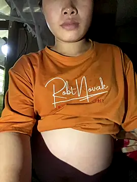 Snapshot of Van_xx chatting on 10/14/25, 07:31 Van xx online show from 10/14/25, 07:31