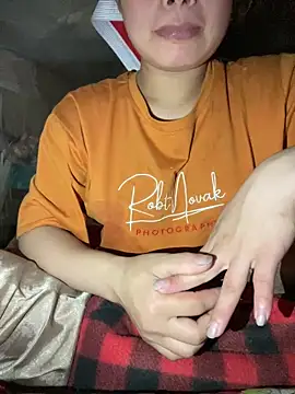 Snapshot of Van_xx chatting on 10/23/25, 06:02 Van xx online show from 10/23/25, 06:02