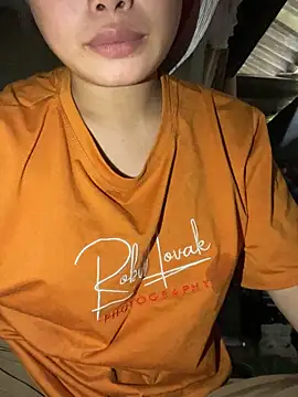 Snapshot of Van_xx chatting on 10/31/25, 02:34 Van xx online show from 10/31/25, 02:34