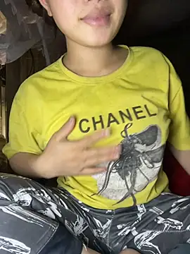 Snapshot of Van_xx chatting on 11/14/25, 04:00 Van xx online show from 11/14/25, 04:00