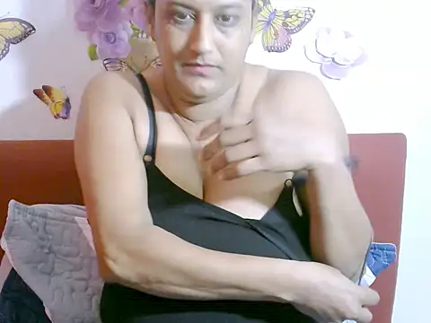 Snapshot of Indiansexyboobs18 chatting on 09/16/25, 09:54 Indiansexyboobs18 online show from 09/16/25, 09:54