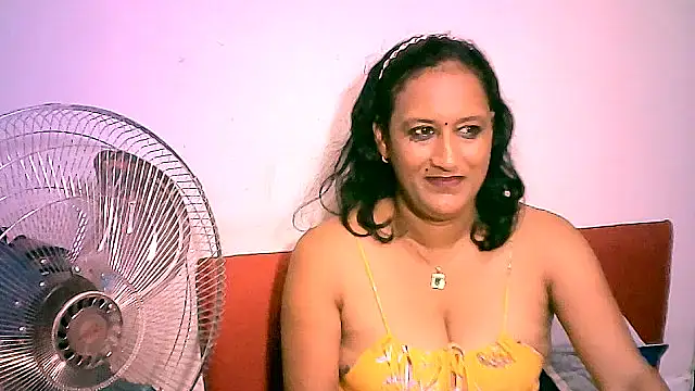 Indiansexyboobs18 online show from 02/13/26, 10:33