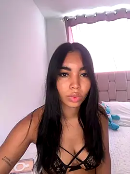 karolaalcendra online show from 10/18/25, 07:58