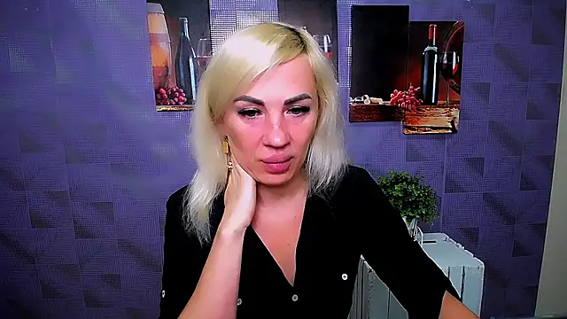 EmmaCat  online show from 09/18/25, 05:31