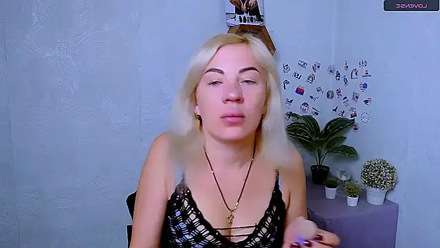 EmmaCat  online show from 10/16/25, 04:13