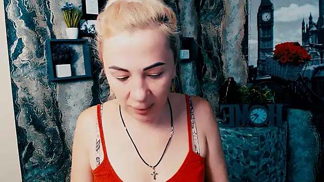 EmmaCat  online show from 10/17/25, 05:21