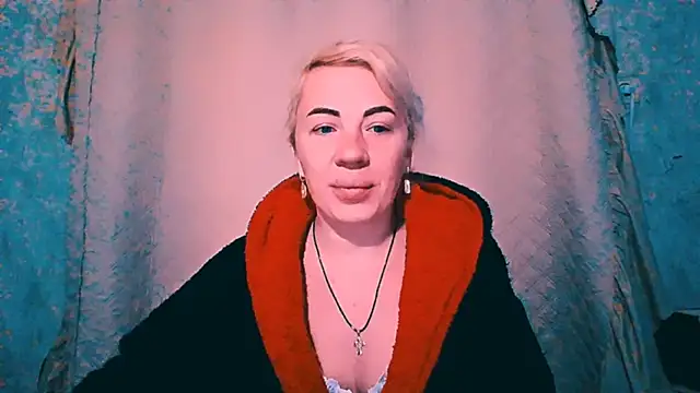 EmmaCat  online show from 10/18/25, 05:10