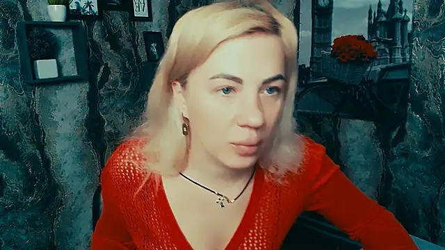 EmmaCat  online show from 12/19/25, 06:53