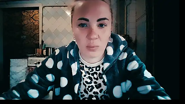 EmmaCat  online show from 01/19/26, 06:17