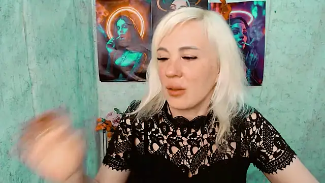 Snapshot of EmmaCat_ chatting on 03/27/26, 06:18 EmmaCat online show from 03/27/26, 06:18