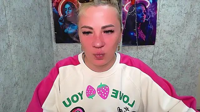 Snapshot of EmmaCat_ chatting on 04/05/26, 05:15 EmmaCat online show from 04/05/26, 05:15