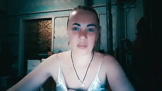 Snapshot of EmmaCat_ chatting on 04/20/26, 03:59 EmmaCat online show from 04/20/26, 03:59