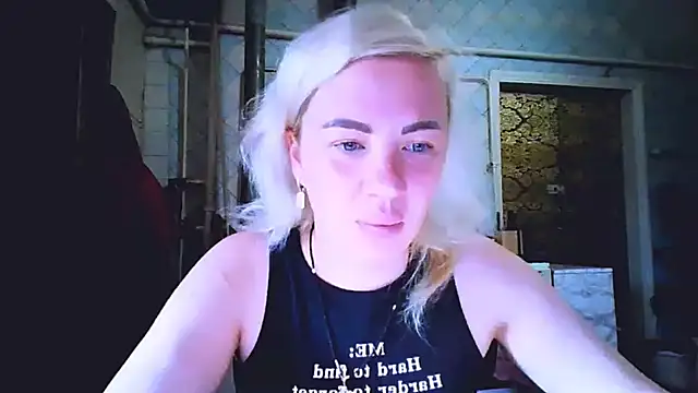 Snapshot of EmmaCat_ chatting on 04/30/26, 03:57 EmmaCat online show from 04/30/26, 03:57