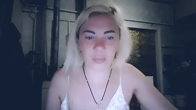Snapshot of EmmaCat_ chatting on 05/10/26, 03:01 EmmaCat online show from 05/10/26, 03:01