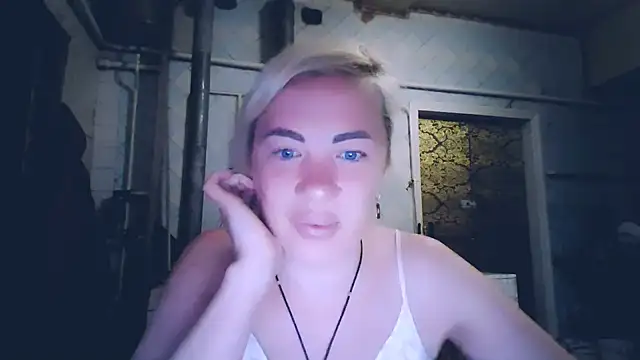 Snapshot of EmmaCat_ chatting on 05/12/26, 02:19 EmmaCat online show from 05/12/26, 02:19