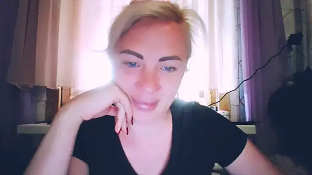 Snapshot of EmmaCat_ chatting on 05/20/26, 05:57 EmmaCat online show from 05/20/26, 05:57