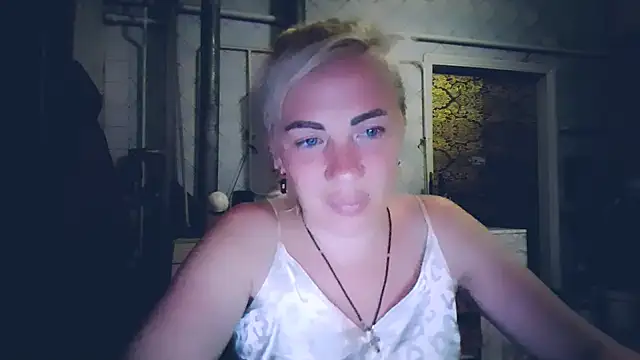 Snapshot of EmmaCat_ chatting on 05/25/26, 06:47 EmmaCat online show from 05/25/26, 06:47
