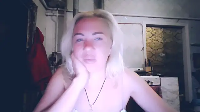 Snapshot of EmmaCat_ chatting on 05/26/26, 08:38 EmmaCat online show from 05/26/26, 08:38