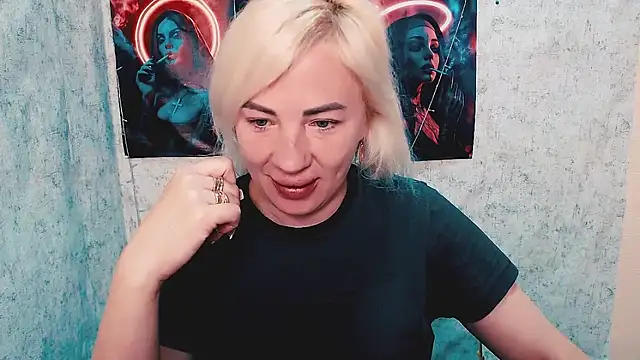 Snapshot of EmmaCat_ chatting on 06/04/26, 04:29 EmmaCat online show from 06/04/26, 04:29