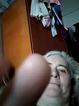 Snapshot of goodstyle chatting on 12/02/25, 10:42 goodstyle online show from 12/02/25, 10:42