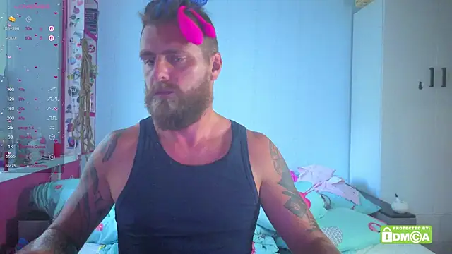 Snapshot of _wayan_ chatting on 10/14/25, 12:17 wayan online show from 10/14/25, 12:17