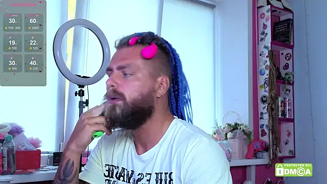 Snapshot of _wayan_ chatting on 10/24/25, 05:59 wayan online show from 10/24/25, 05:59