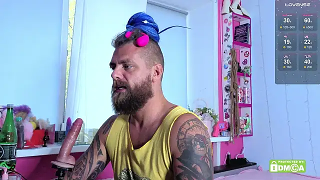 Snapshot of _wayan_ chatting on 10/27/25, 04:49 wayan online show from 10/27/25, 04:49