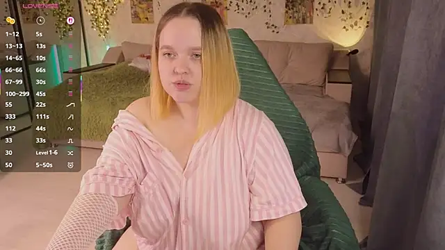 Aki nohana online show from 10/23/25, 11:31