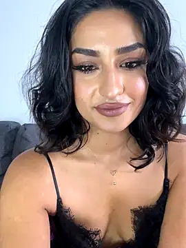 Snapshot of Mia_spicyy chatting on 11/10/25, 09:52 Mia spicyy online show from 11/10/25, 09:52
