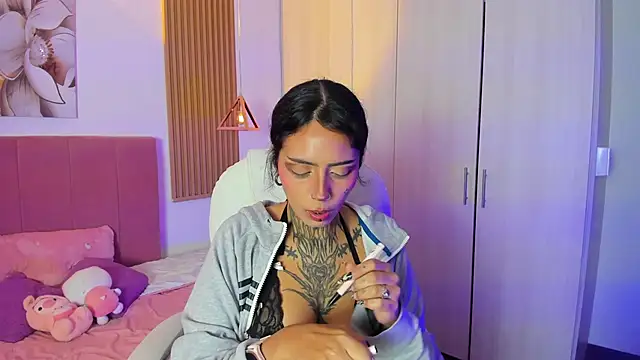 KoraRousee online show from 09/27/25, 01:05