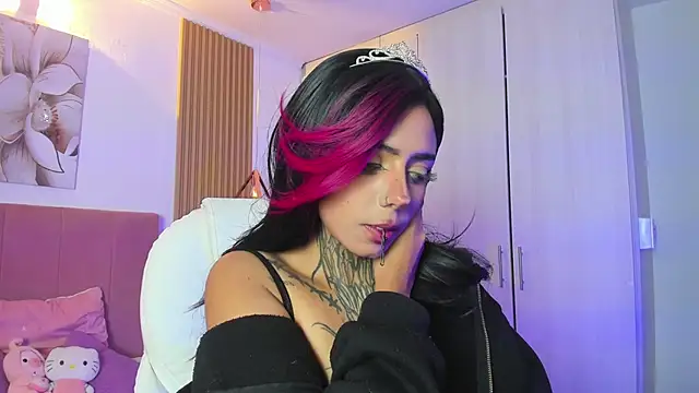 KoraRousee online show from 09/30/25, 03:50