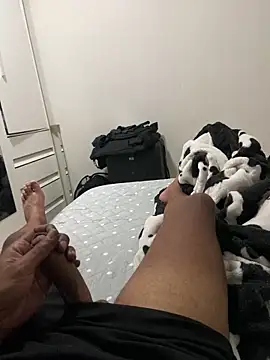 Snapshot of Morenolatino881 chatting on 12/02/25, 11:00 Morenolatino881 online show from 12/02/25, 11:00