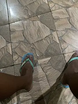 Snapshot of Morenolatino881 chatting on 04/26/26, 01:36 Morenolatino881 online show from 04/26/26, 01:36