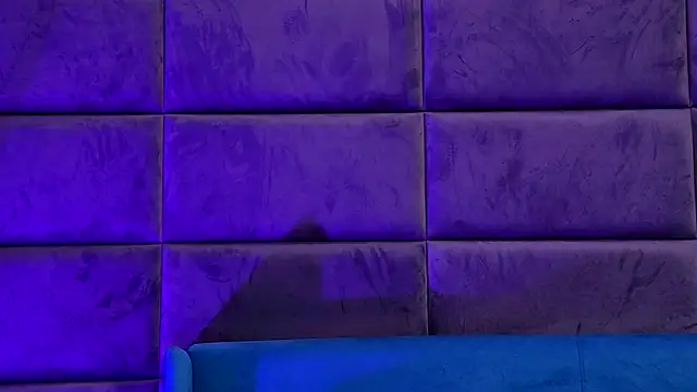 Snapshot of YssabelFox chatting on 12/15/25, 02:54 YssabelFox online show from 12/15/25, 02:54