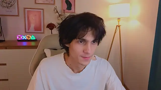 va1ora online show from 09/17/25, 12:51