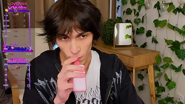 va1ora online show from 09/24/25, 12:19