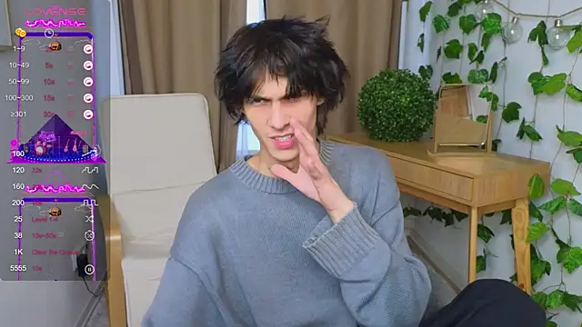 va1ora online show from 10/04/25, 12:25