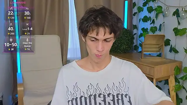 va1ora online show from 10/09/25, 12:25