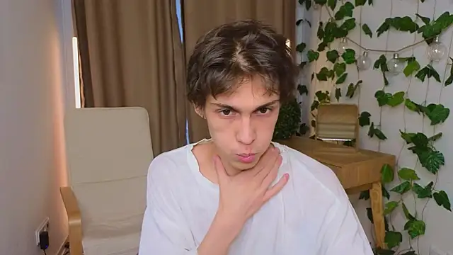 va1ora online show from 10/16/25, 12:17