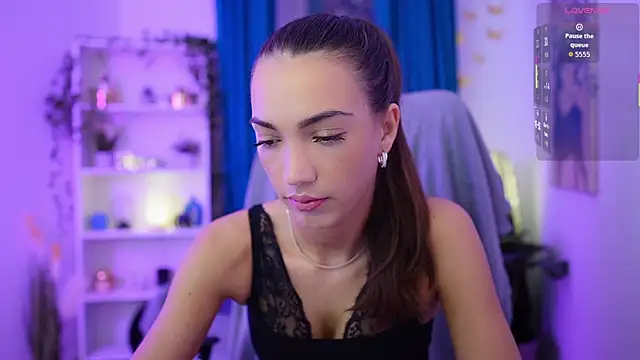 Alexis Love  online show from 11/29/25, 03:04