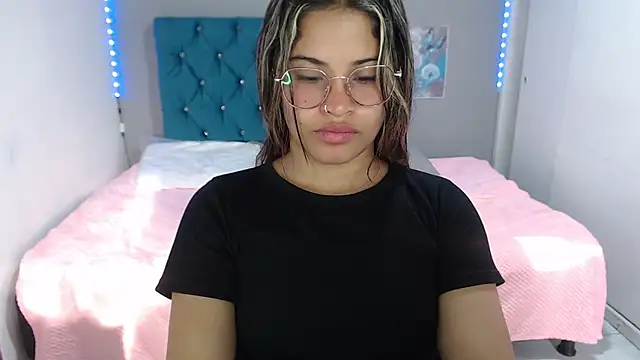 Snapshot of mia_sexgirl chatting on 07/07/26, 12:20 mia sexgirl online show from 07/07/26, 12:20