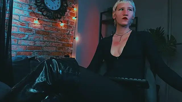 Kim Waite online show from 10/14/25, 01:45