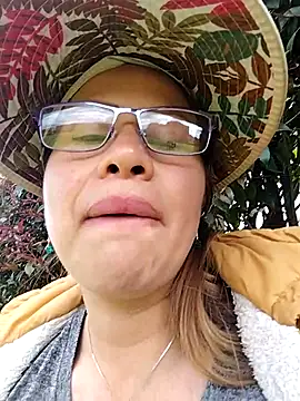 LaraCaliente online show from 09/24/25, 08:12