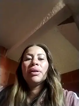 LaraCaliente online show from 10/04/25, 09:35