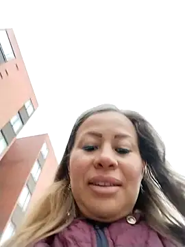 LaraCaliente online show from 10/09/25, 10:19