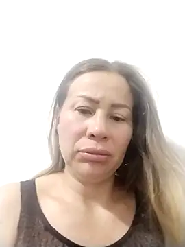 LaraCaliente online show from 11/25/25, 02:11