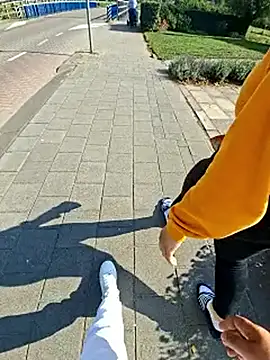 Snapshot of Teealisa chatting on 09/29/25, 01:05 Teealisa online show from 09/29/25, 01:05